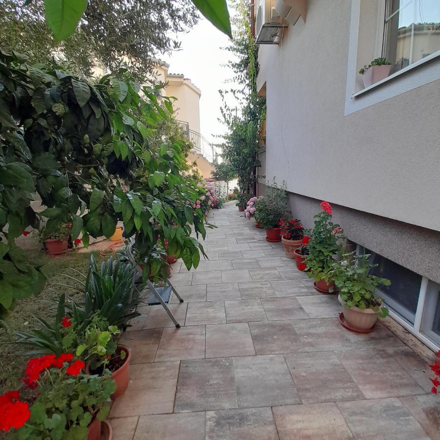 Apartments Filipovic Biograd Na Moru Bagian luar foto
