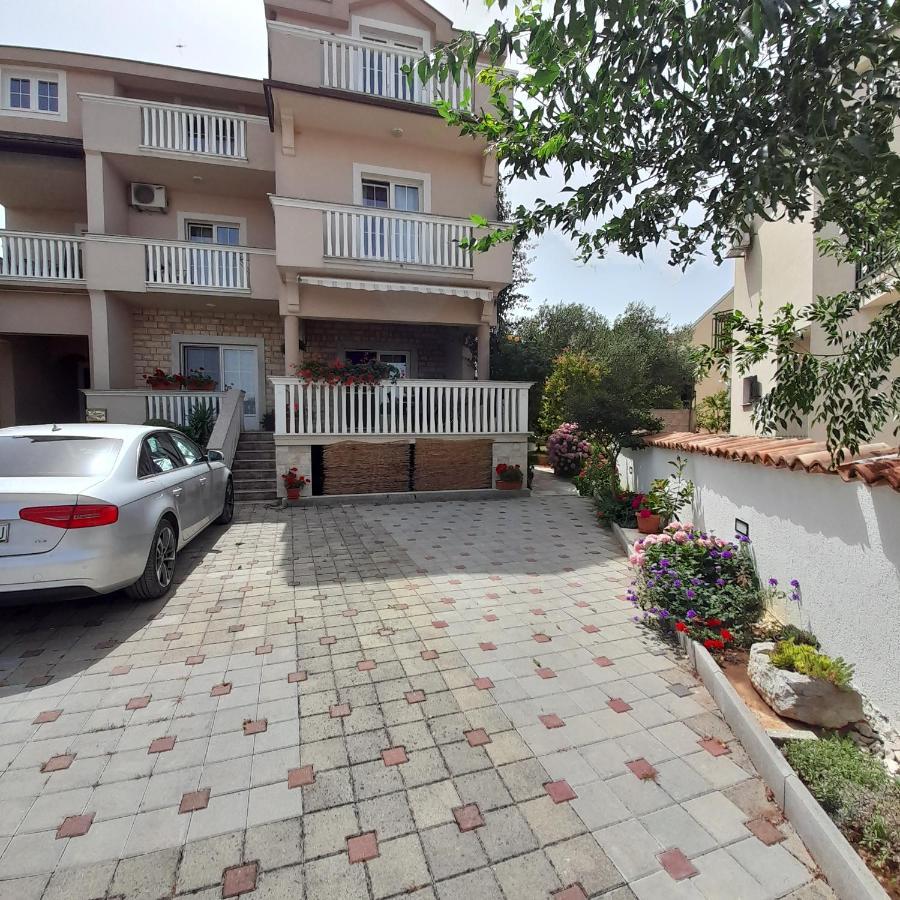 Apartments Filipovic Biograd Na Moru Bagian luar foto
