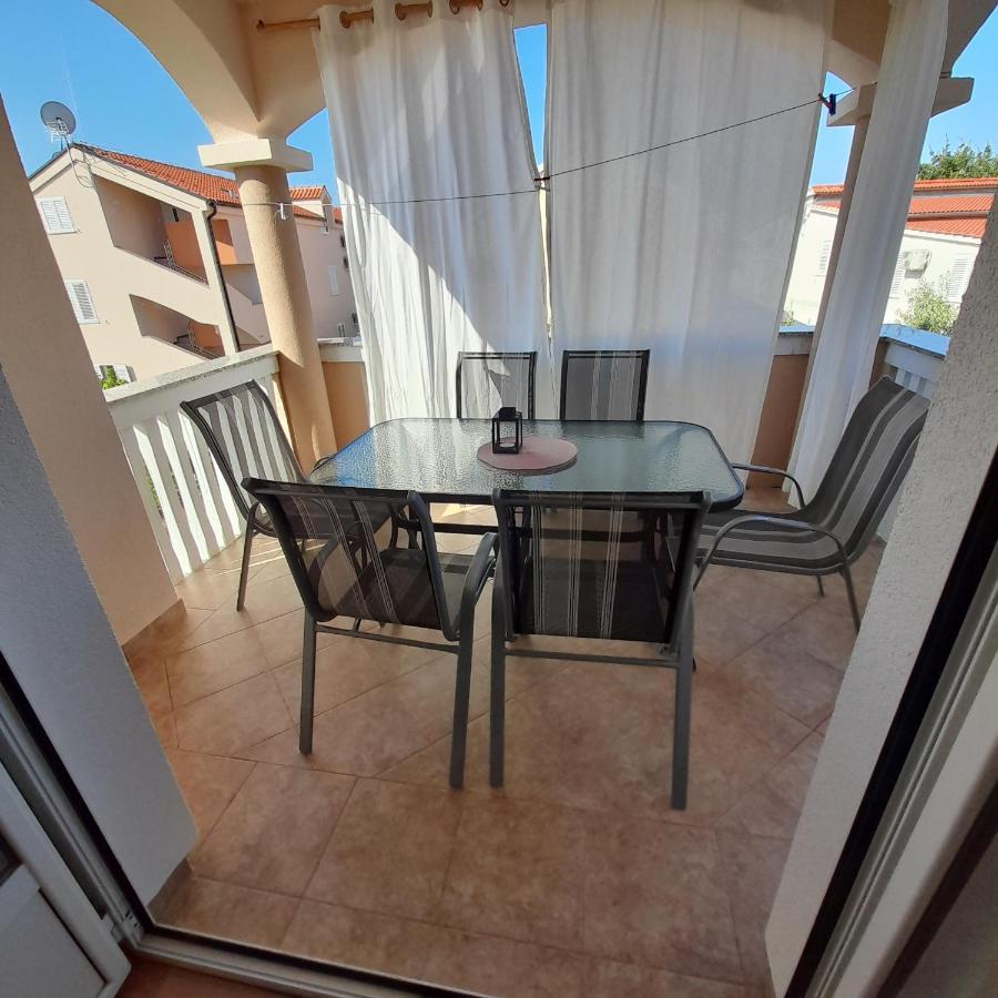 Apartments Filipovic Biograd Na Moru Bagian luar foto