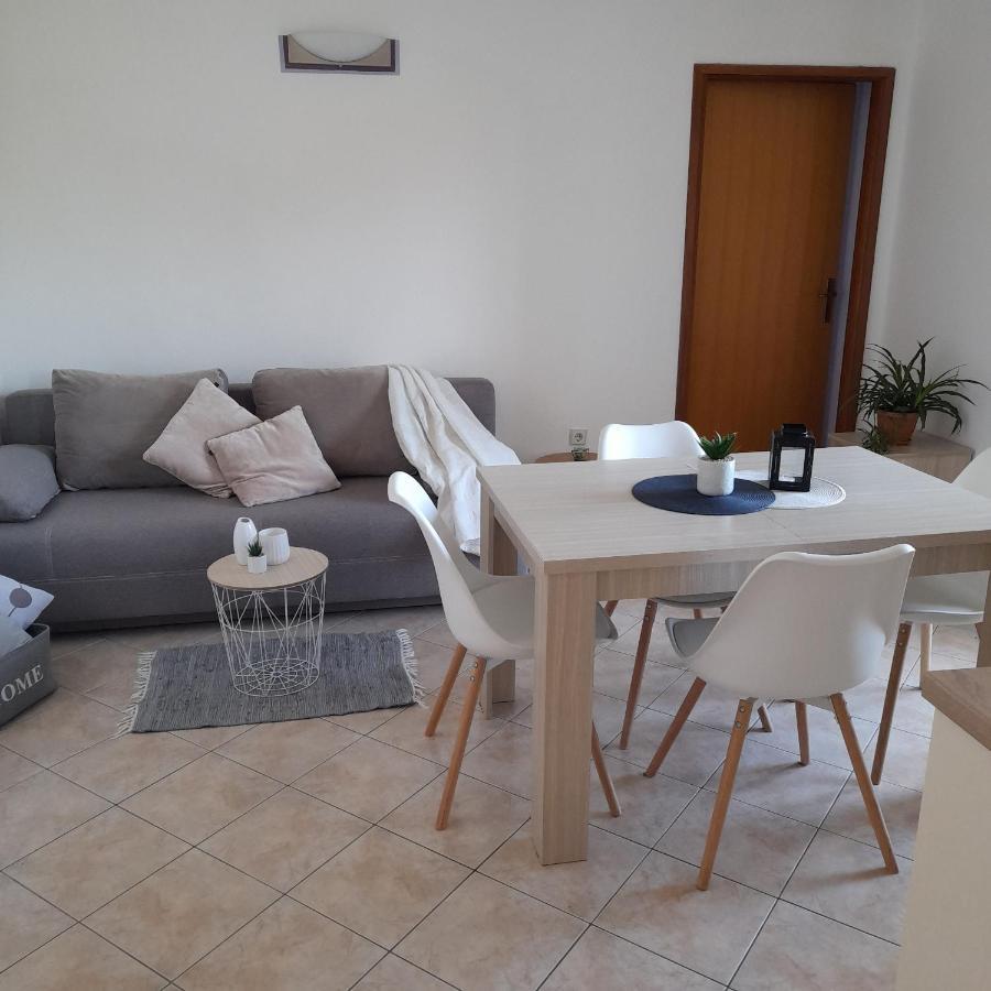Apartments Filipovic Biograd Na Moru Bagian luar foto