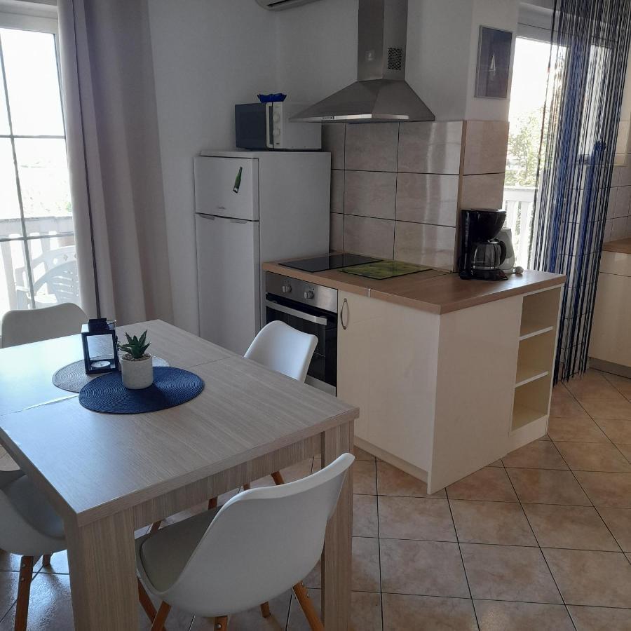Apartments Filipovic Biograd Na Moru Bagian luar foto