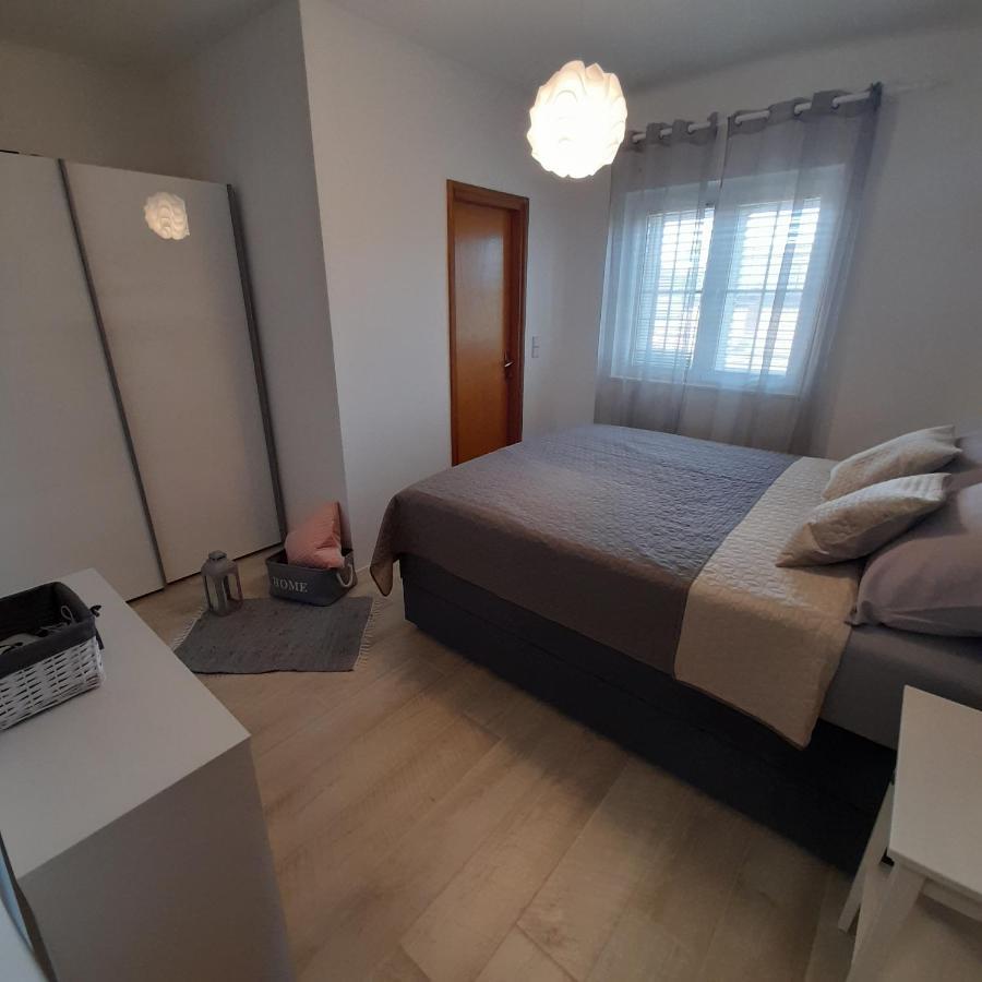Apartments Filipovic Biograd Na Moru Bagian luar foto