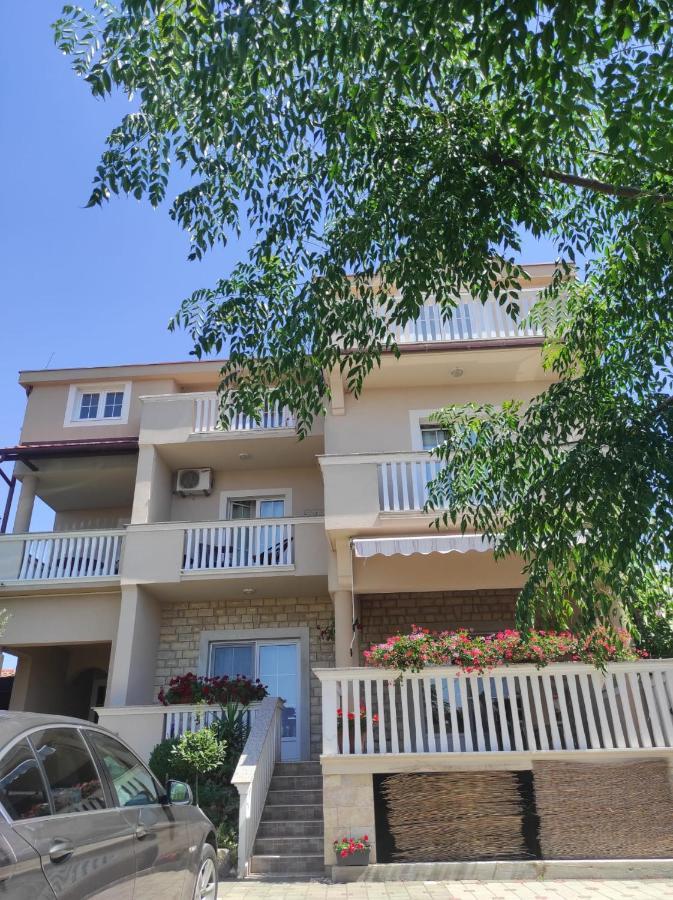 Apartments Filipovic Biograd Na Moru Bagian luar foto