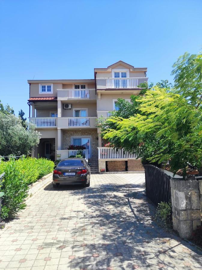 Apartments Filipovic Biograd Na Moru Bagian luar foto