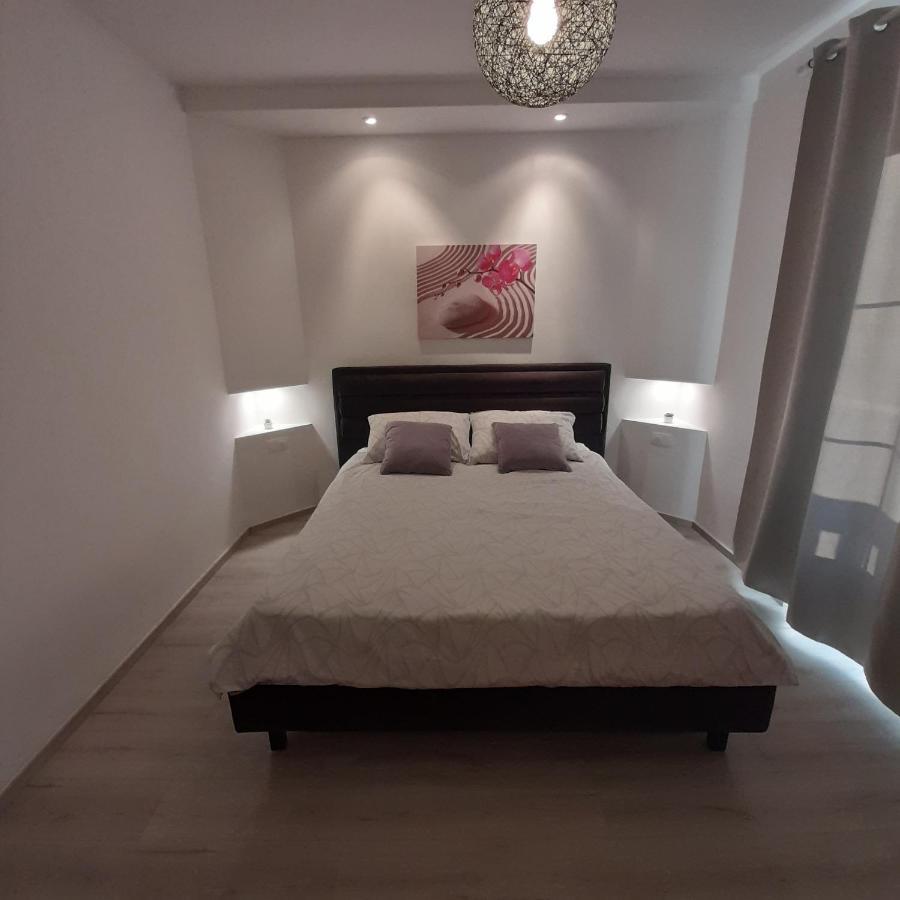 Apartments Filipovic Biograd Na Moru Bagian luar foto